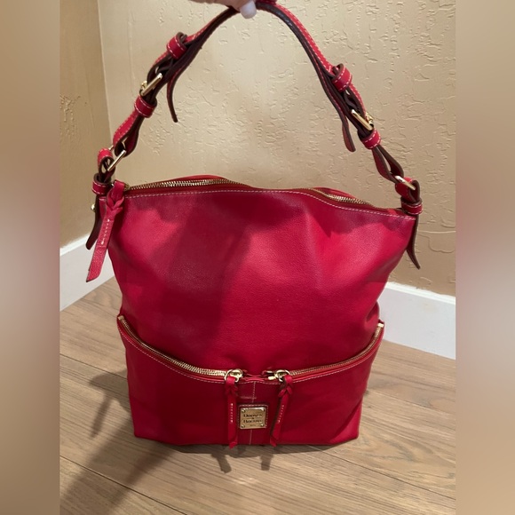 Dooney & Bourke Handbags - GUC~Dooney & Bourke Red Leather, Quiet Luxury, Large Shoulder bag/Tote/ Handbag